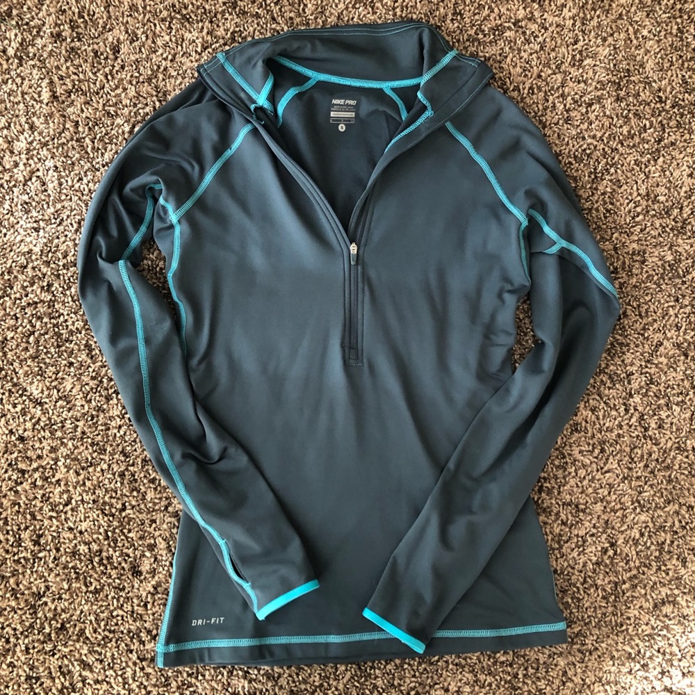 NWOT Nike Quarter Zip (S)